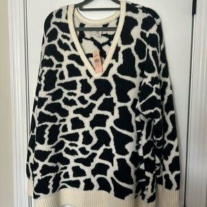 Loft Plus - 20/22 - cream and black animal print vneck sweater